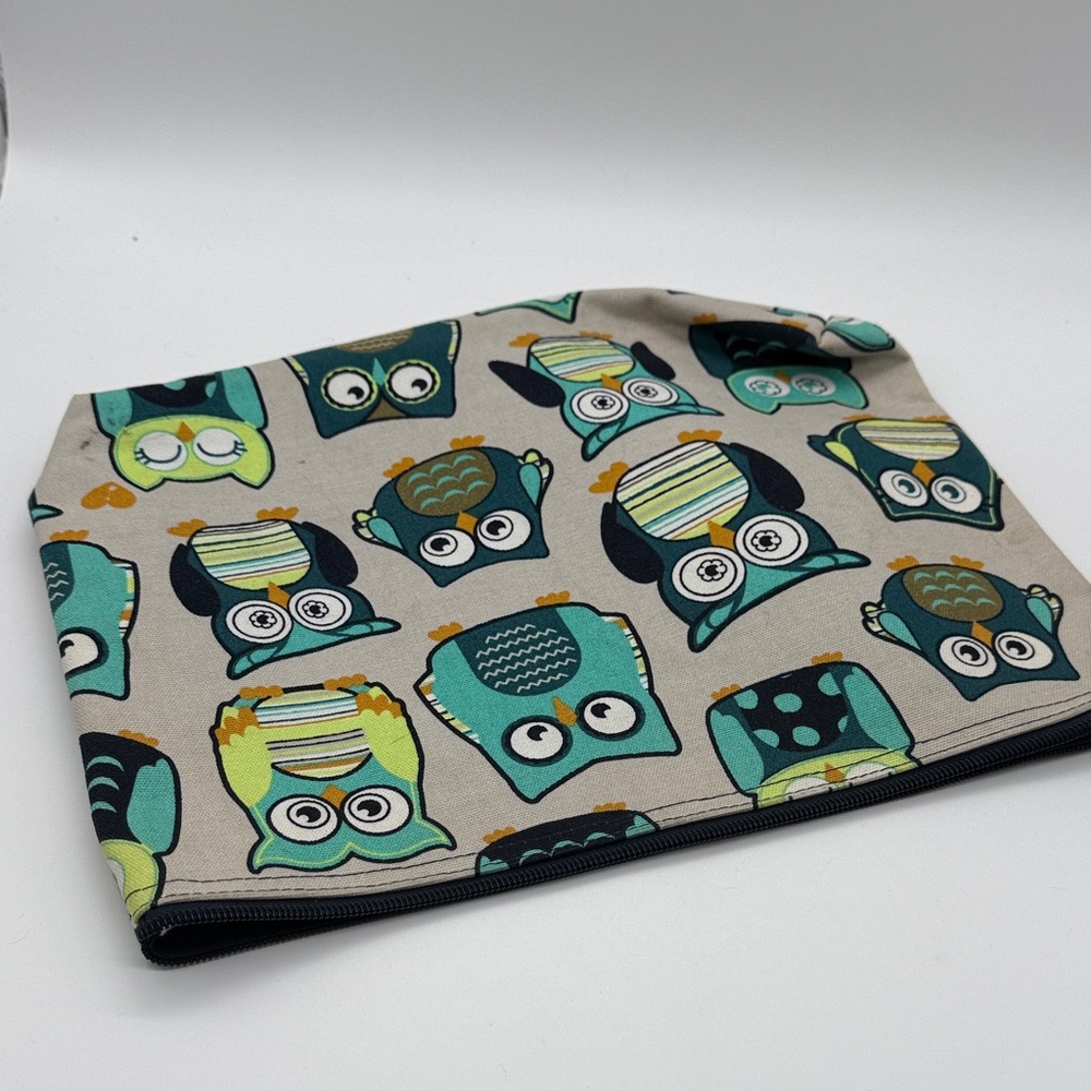 Thirty-One Owl Pattern Zippered Gear Bag (12" x 9")
